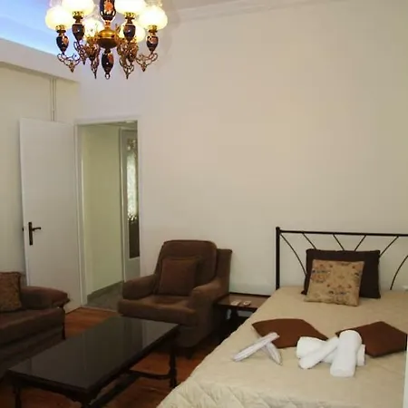 Center Vintage 2br Apt. With Valet Parking * 塞萨洛尼基