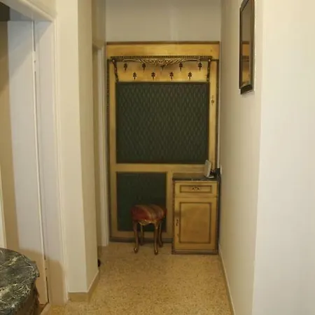 Center Vintage 2br Apt. With Valet Parking 塞萨洛尼基
