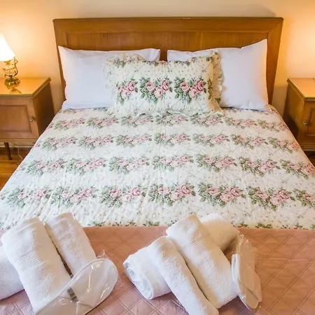 Center Vintage 2br Apt. With Valet Parking 公寓 *
