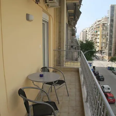 Apartment Center Vintage 2br Apt. With Valet Parking *