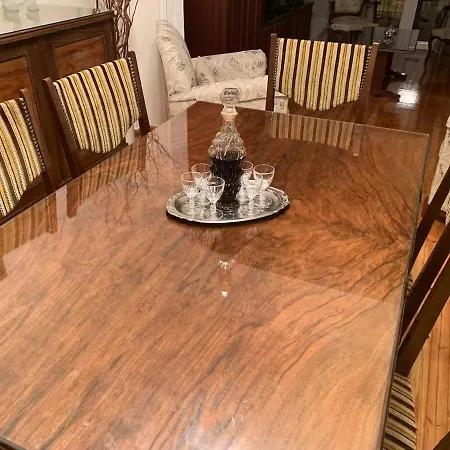 Center Vintage 2br Apt. With Valet Parking *